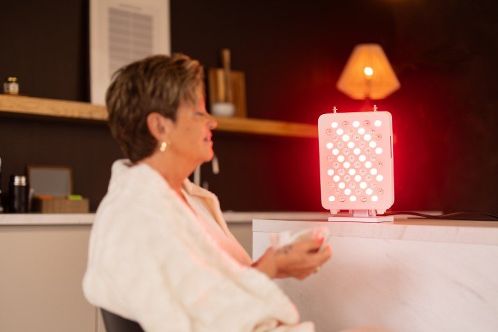 Rood licht therapie bij stress & angst: Hoe helpt het? - Liroma